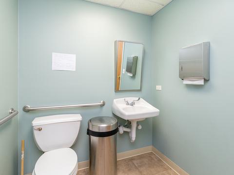 695 Illinois Blvd, Hoffman Estates, IL 60169 photo 8