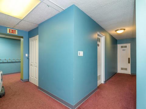 695 Illinois Blvd, Hoffman Estates, IL 60169 photo 23