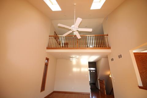843 Breton Lakes Dr, Willowbrook, IL 60527 photo 9