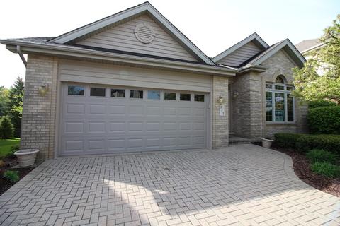 843 Breton Lakes Dr, Willowbrook, IL 60527 photo 1