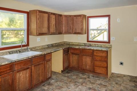 202 Adams St, Ridott, IL 61067 photo 4