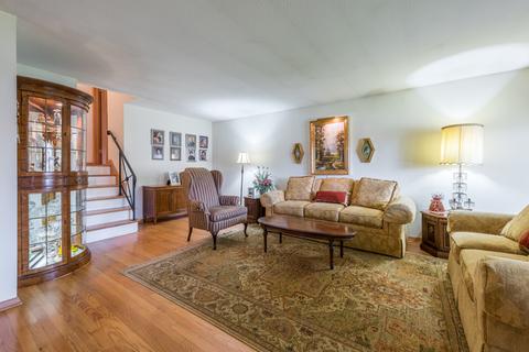 1403 E Lowden Ln, Mount Prospect, IL 60056 photo 4
