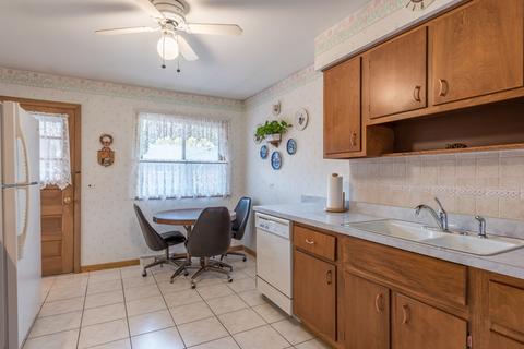 1403 E Lowden Ln, Mount Prospect, IL 60056 photo 8