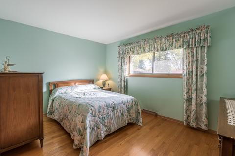 1403 E Lowden Ln, Mount Prospect, IL 60056 photo 12