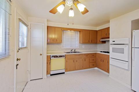 9471 Hamlin Ave, Des Plaines, IL 60016 photo 4