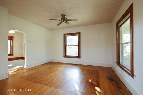 415 Moseley St, Elgin, IL 60123 photo 4