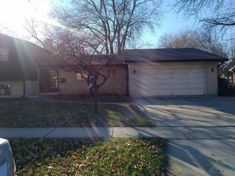 1495 Maple Ln, Elgin, IL 60123 photo 1