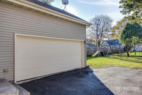 1109 Jackson St, Aurora, IL 60505 photo 4