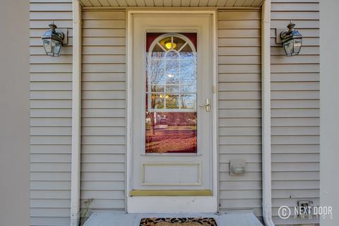 1109 Jackson St, Aurora, IL 60505 photo 2