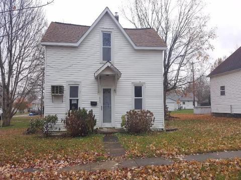 915 Locust St, Marshall, IL 62441 photo 2