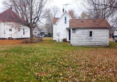 915 Locust St, Marshall, IL 62441 photo 4