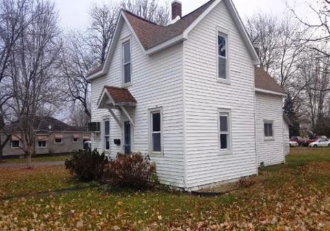 915 Locust St, Marshall, IL 62441 photo 3