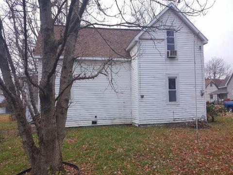 915 Locust St, Marshall, IL 62441 photo 5