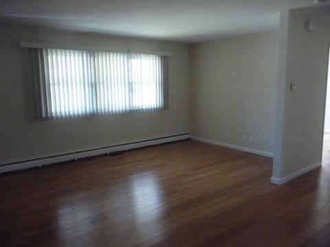 2303 Brett Dr, Champaign, IL 61821 photo 4