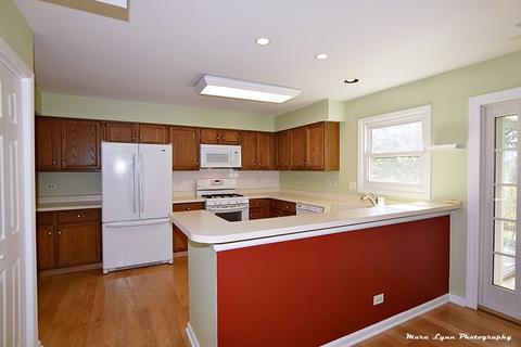 641 Wainsford Dr, Hoffman Estates, IL 60169 photo 3