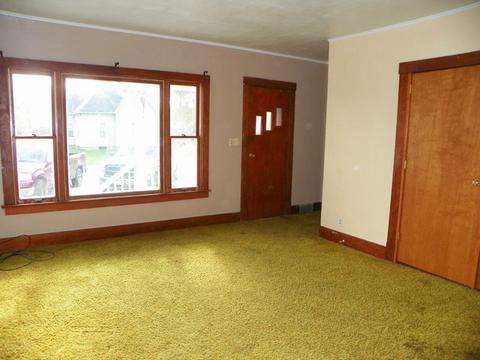 213 E Cleveland St, Cullom, IL 60929 photo 3