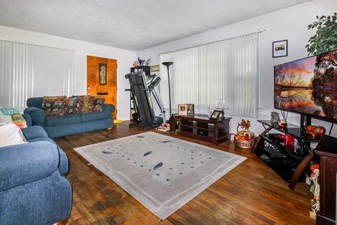 1225 S Float Ave, Freeport, IL 61032 photo 4