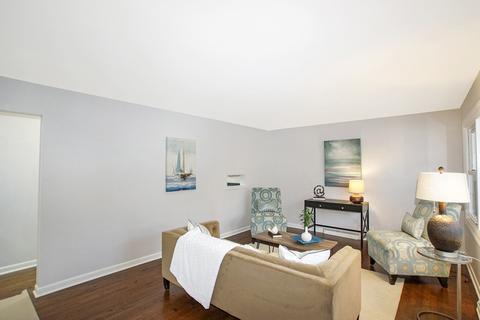 105 N Pine St, Mount Prospect, IL 60056 photo 3