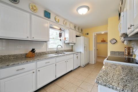 1478 Mccormick Pl, Wheaton, IL 60189 photo 4