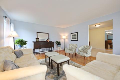 1478 Mccormick Pl, Wheaton, IL 60189 photo 3