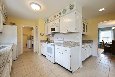 1478 Mccormick Pl, Wheaton, IL 60189 photo 5