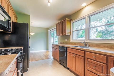8 Woodview Ln, Algonquin, IL 60102 photo 10