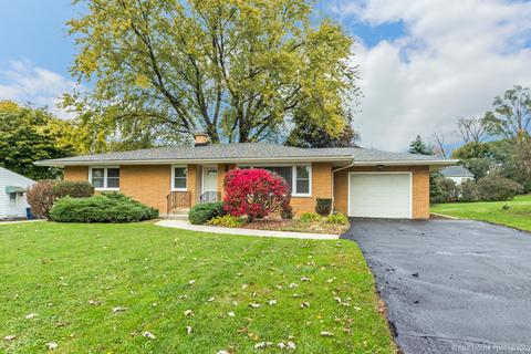 8 Woodview Ln, Algonquin, IL 60102 photo 2