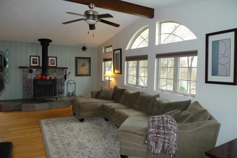 1829 Orchard Ln, Mchenry, IL 60050 photo 3