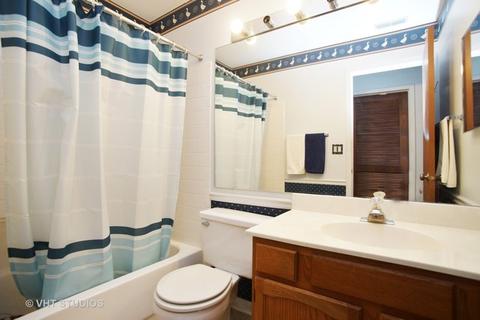 175 Grove Ave #D, Des Plaines, IL 60016 photo 9