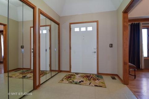 325 Bryce Ct, Bartlett, IL 60103 photo 2