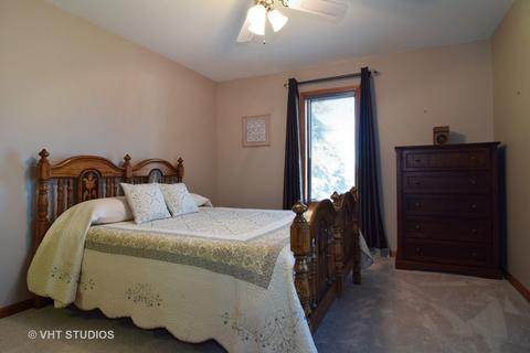 325 Bryce Ct, Bartlett, IL 60103 photo 15