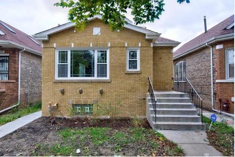 731 E 104th Pl, Chicago, IL 60628 photo 2