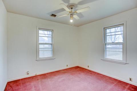 607 E Broadway St, Tolono, IL 61880 photo 11