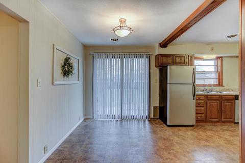 607 E Broadway St, Tolono, IL 61880 photo 6