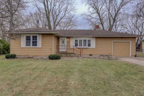 607 E Broadway St, Tolono, IL 61880 photo 1
