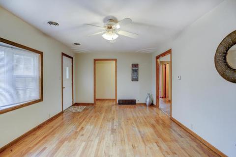 607 E Broadway St, Tolono, IL 61880 photo 5
