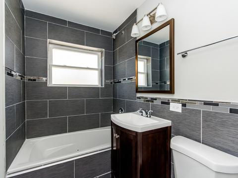 614 E 100th Pl, Chicago, IL 60628 photo 9
