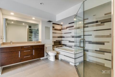 175 E Delaware Pl #6910, Chicago, IL 60611 photo 8
