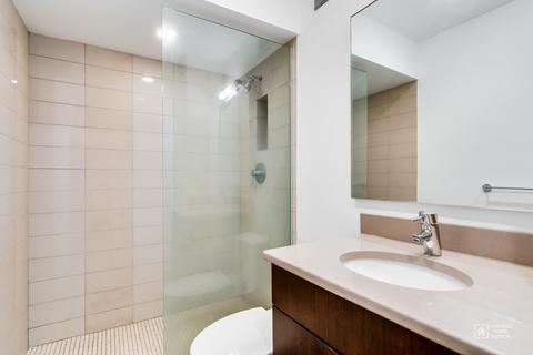 175 E Delaware Pl #6910, Chicago, IL 60611 photo 14