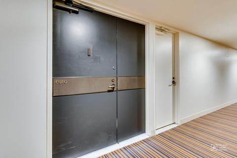 175 E Delaware Pl #6910, Chicago, IL 60611 photo 4