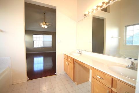 1751 Ellington Dr, Aurora, IL 60503 photo 18