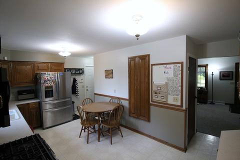 170 E Rickard Dr, Oswego, IL 60543 photo 6