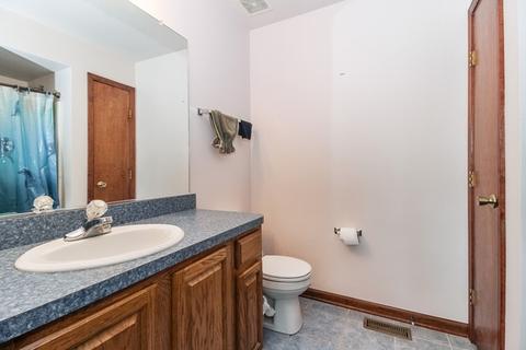 280 Hillcrest Ln, Steger, IL 60475 photo 6