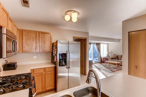 936 Symphony Dr, Aurora, IL 60504 photo 3