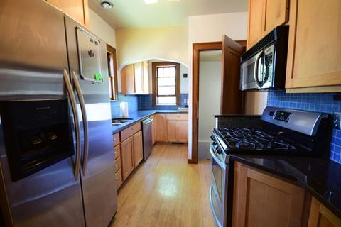1036 Hill Ave, Elgin, IL 60120 photo 9