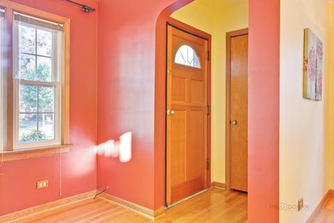 17 N Maple St, Mount Prospect, IL 60056 photo 4