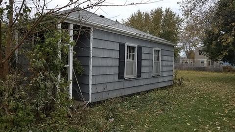 212 E College St, Kewanee, IL 61443 photo 4