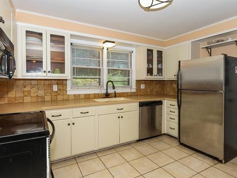 1187 Cedar Ave, Elgin, IL 60120 photo 5