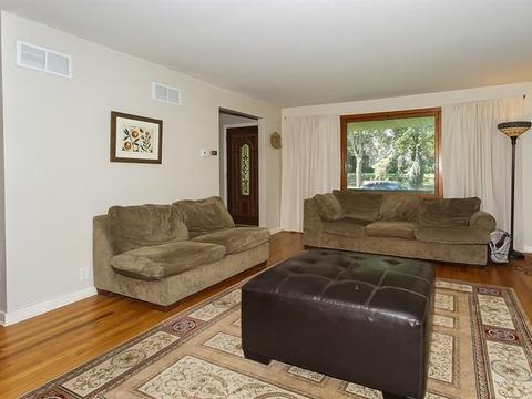 1187 Cedar Ave, Elgin, IL 60120 photo 4