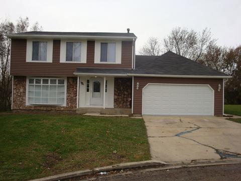 16 Joslyn Dr, Elgin, IL 60120 photo 1